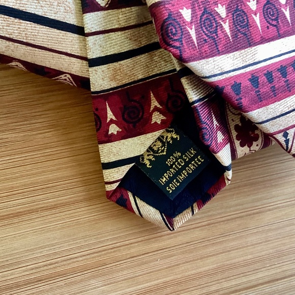 Metropolitan Museum of Art Men's 100% Silk Necktie Designer FLORAL Burgundy Gold - Picture 4 of 9